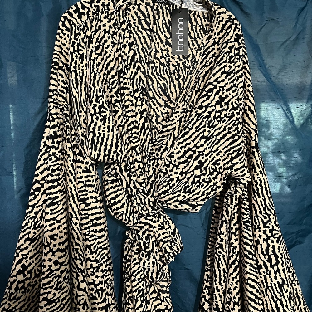 Brand New-Boohoo Top